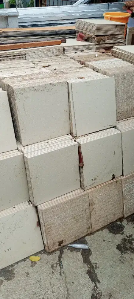 Granit roman gress 30x30 baru non dus