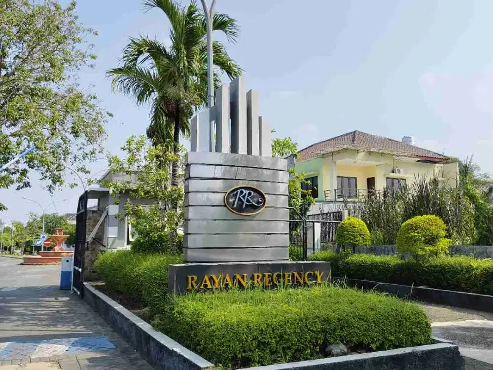RUMAH DI CLUSTER RAYAN REGENCY, DIAN ISTANA WIYUNG DIJUAL CEPAT DI BAWAH HARGA PASAR
