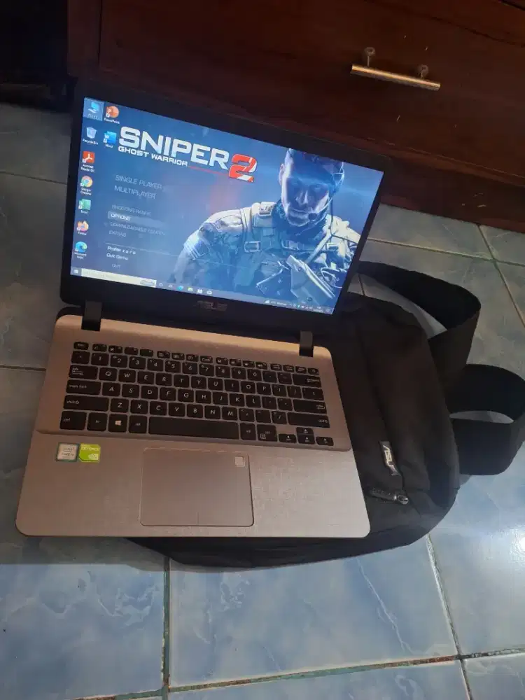 Bismillah di jual laptop asus vivobook slim core i3 ssd240 siap pakai