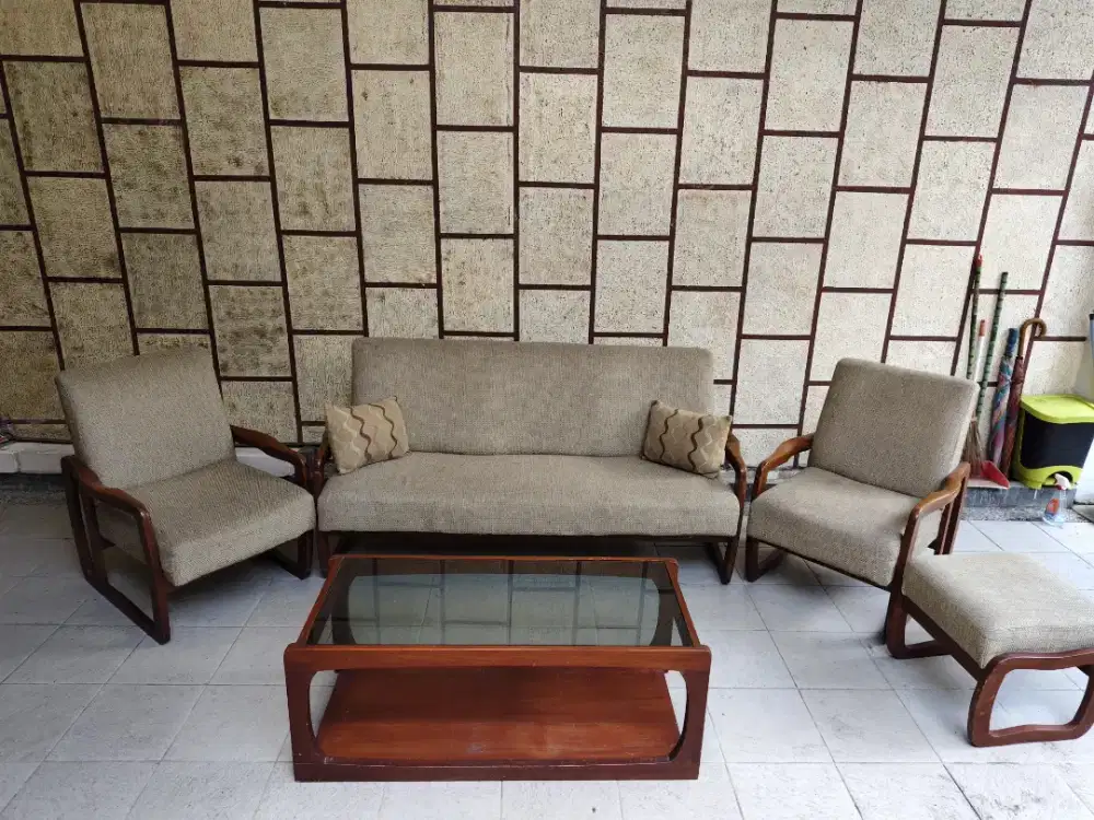 MEJA KURSI TAMU SATU SET