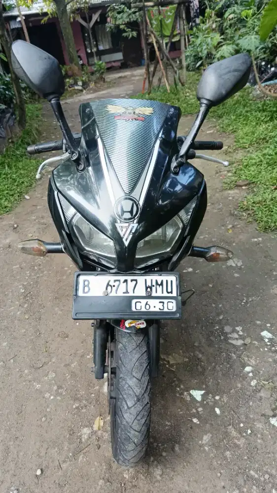 Honda CBR 150 R tahun 2015 plat B bnten pajak of 2021 lengkap