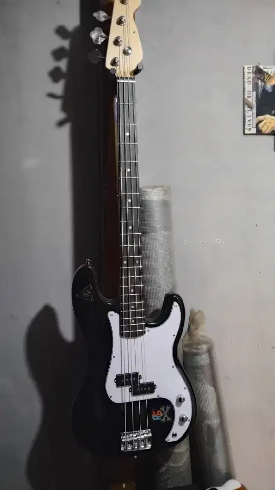 Bass gitar 4 senar