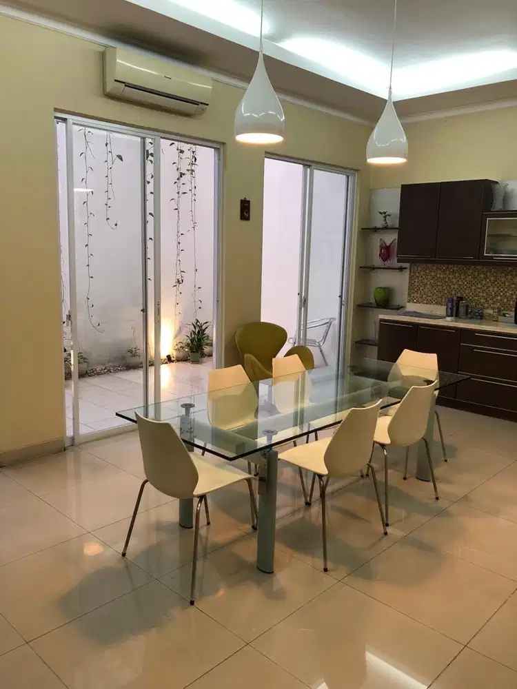 Jual furniture bekas import.