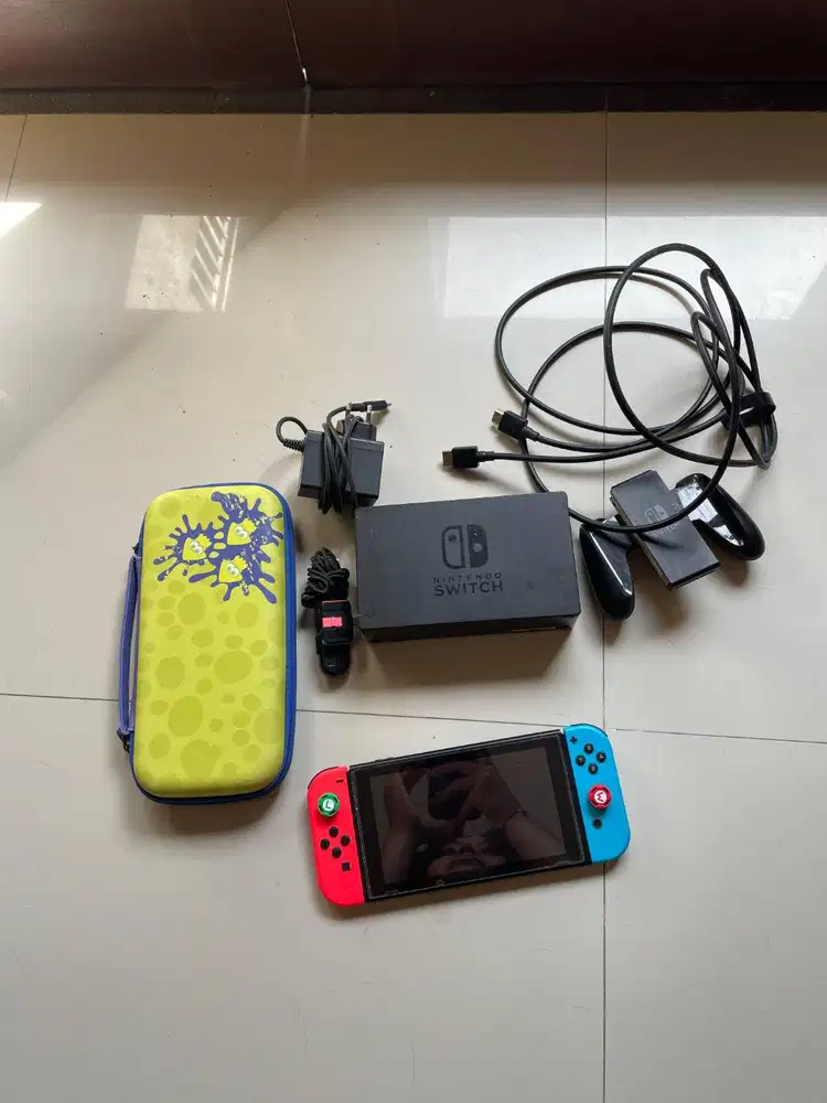 Nintendo Switch V1 Fullset + Pouch Mulus Siap Main (Early Unit)