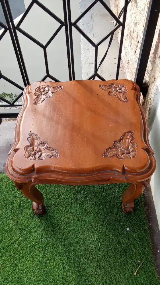 Meja kayu jati kecil