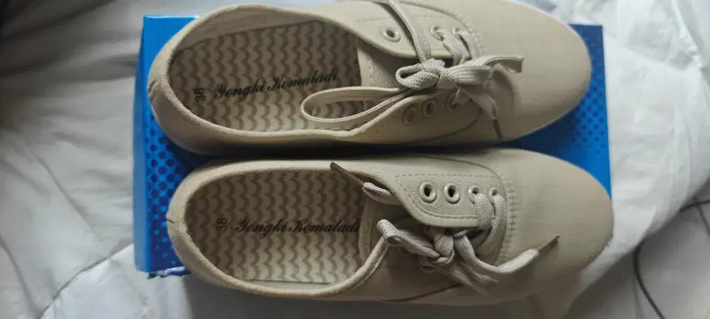 Sepatu yongki komaladi