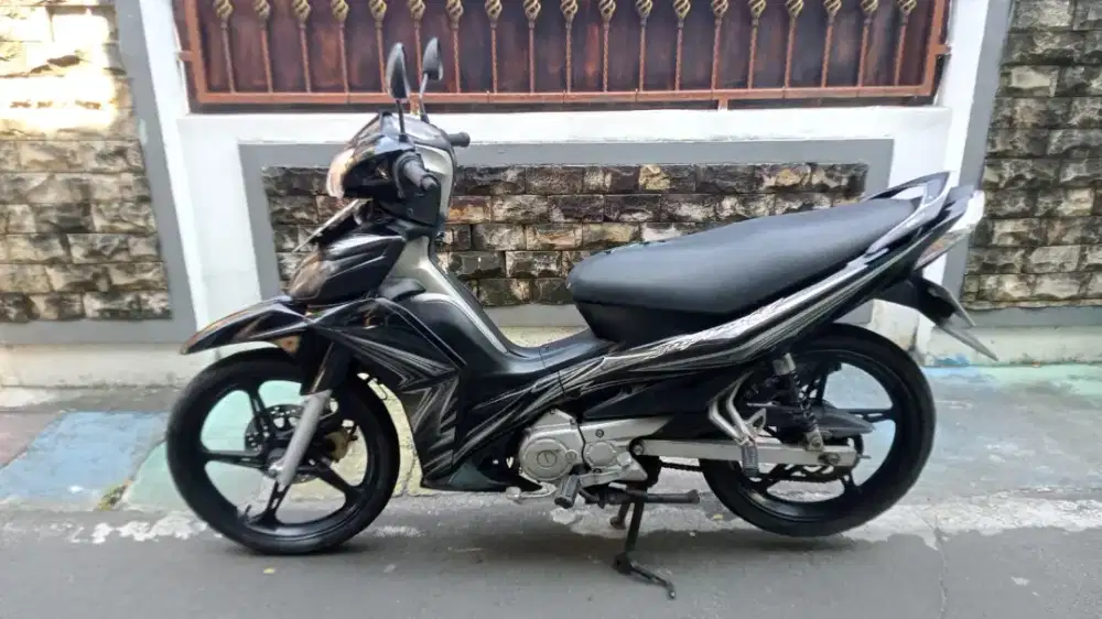 jupiter z cw 2011 mesin sehat body mulus