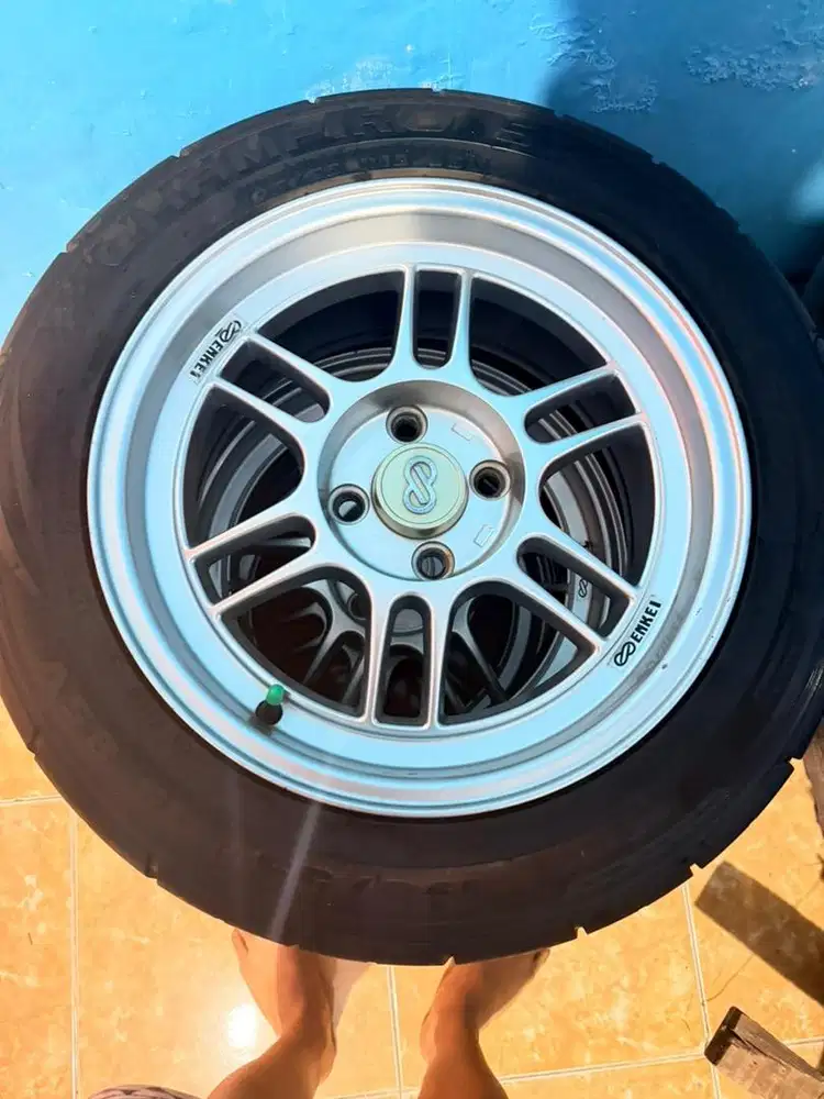 Velg Engkei R15 & Ban Champiro SX2