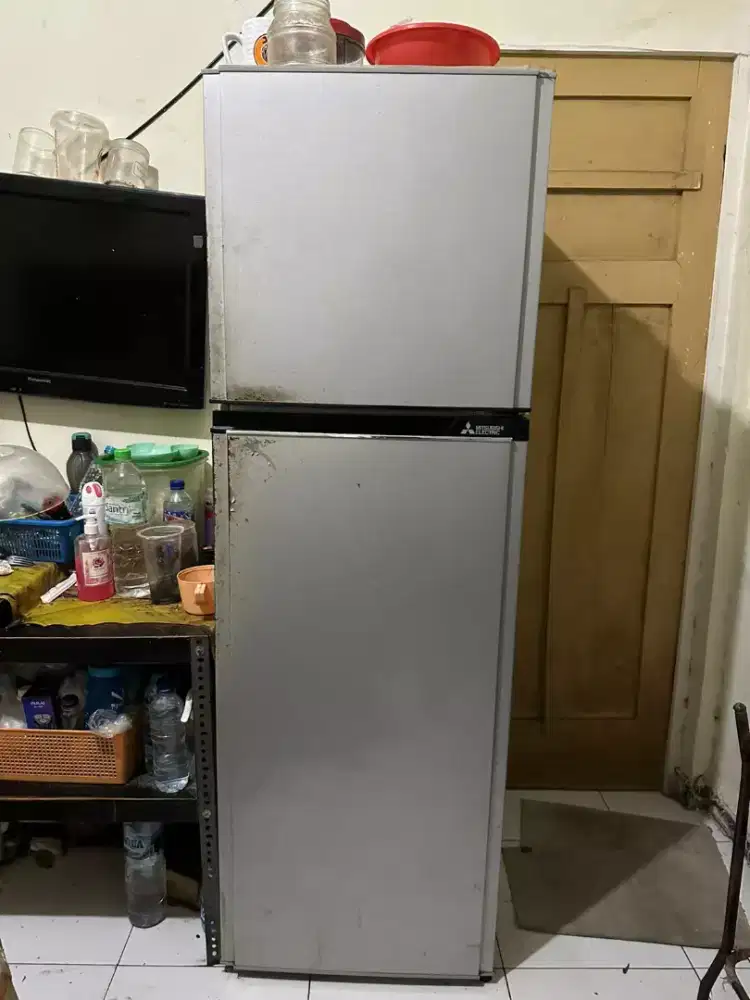 Menerima jual beli kulkas bekas borong atau satuan