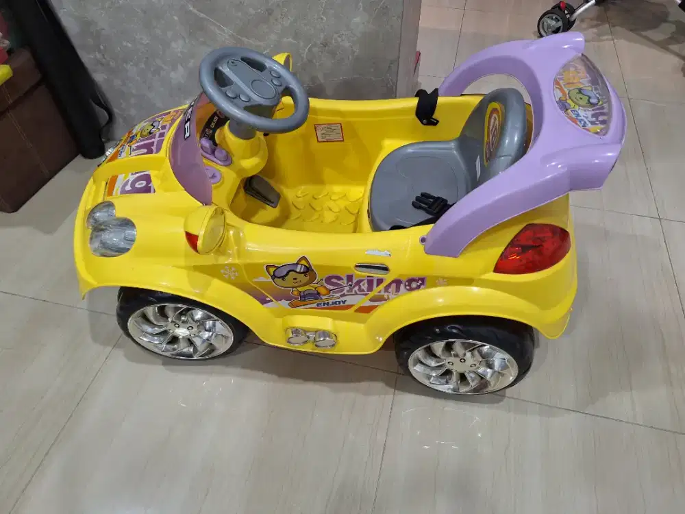 Mobil mainan anak2