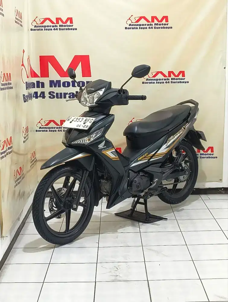 Siap pakai Honda supra x 125 fi Tahun 2024 warna hitam
