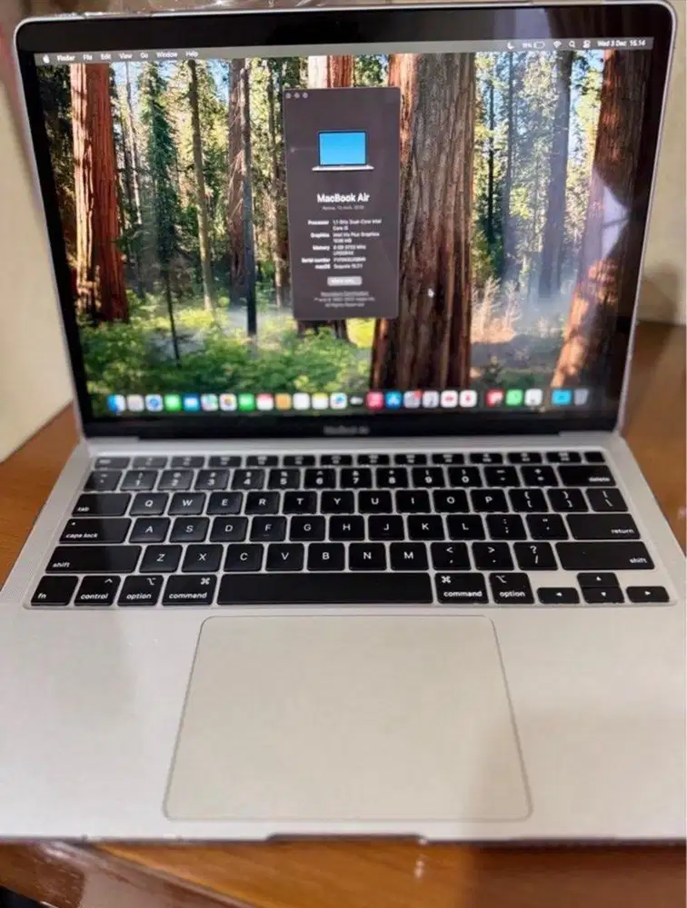 Macbook air 2020 core I3