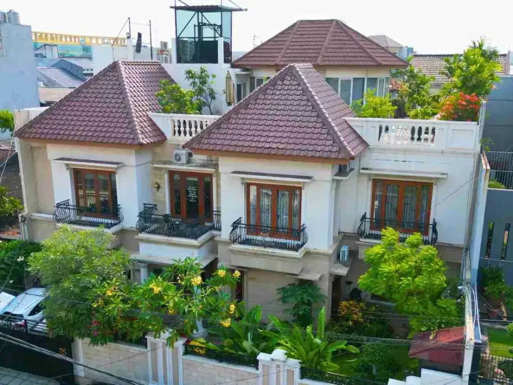 Turun Harga! Rumah Mewah Klasik Tropis Slipi Jakarta Barat – 3,5 Lantai, Cocok Hunian & Kantor