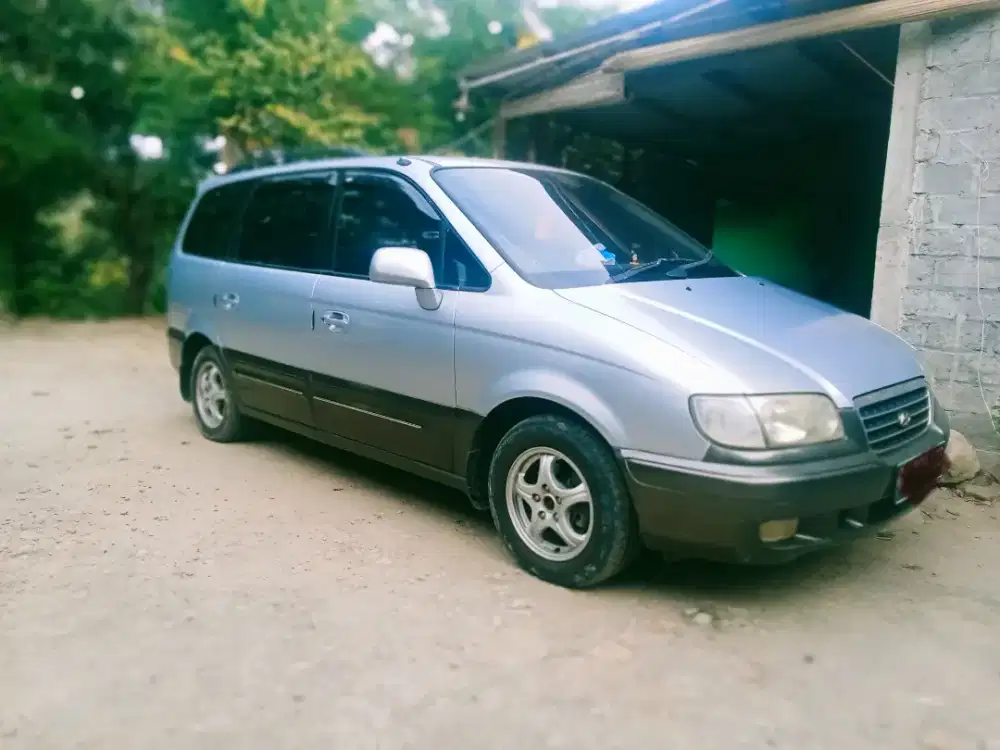 Hyundai trajet manual 2002 mulus