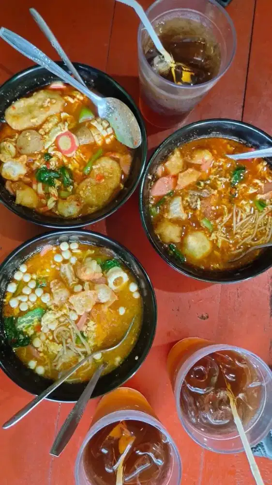 KOKI CREW SEBLAK BASO ACI PRASMANAN CIPONDOH