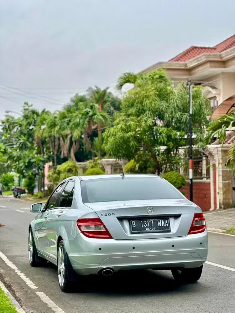 Mercedes-Benz C200 2010 Bensin