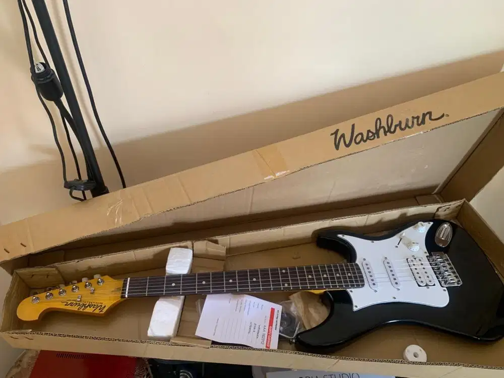 Washburn HSS Stratocaster Baru