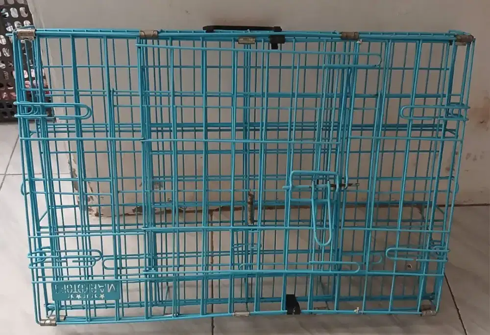 Kandang kucing lipat