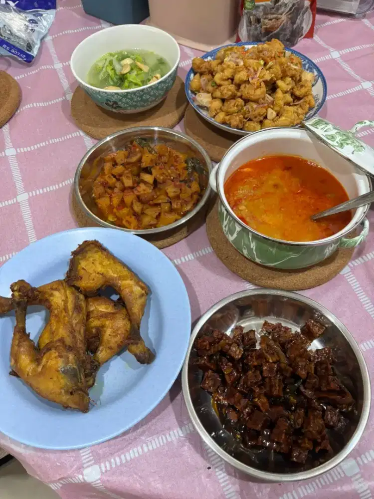 DICARI ASSISTEN RESTORAN daerah harapan indah