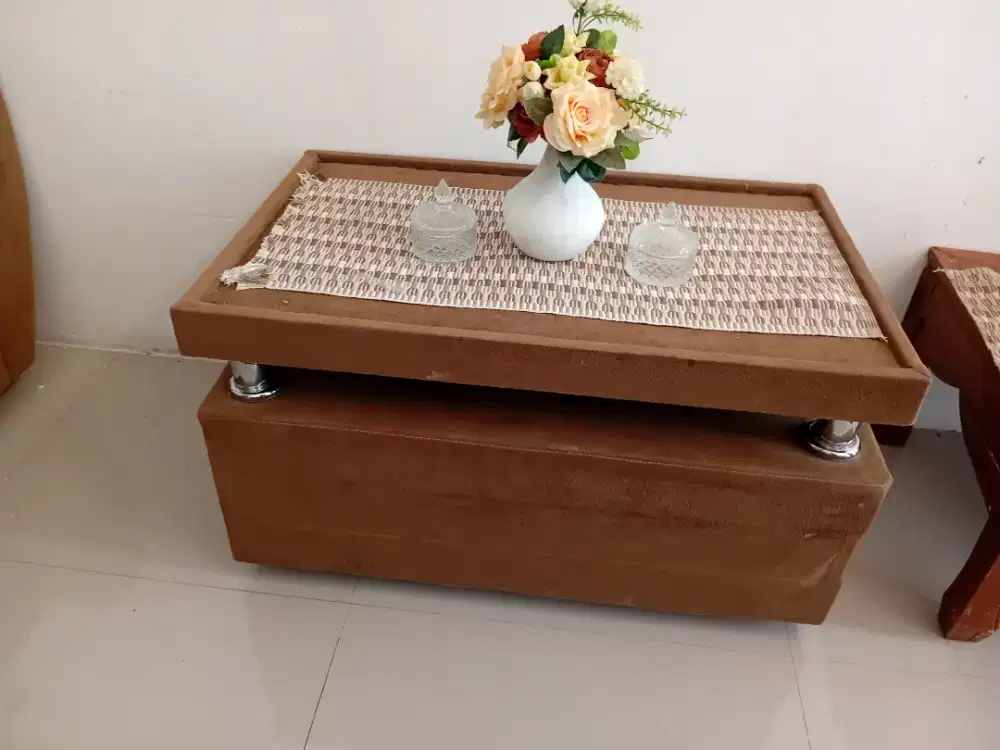 Kursi tamu masih bagus