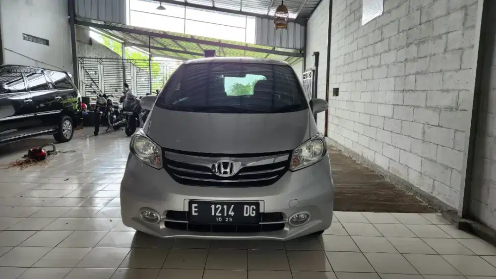 HONDA FREED SD AT 2015