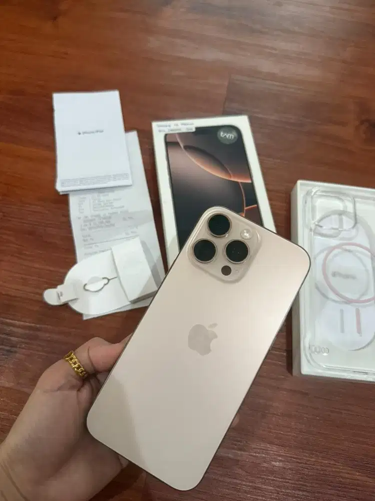 Iphone 16 promax 512 GB Gold Dessert titanium