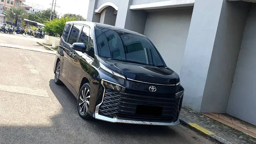 [ LOW KM 15RB ] Toyota Voxy 2.0 CVT TSS Facelift 2023 2024