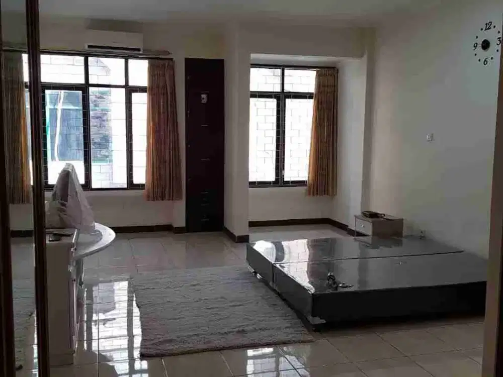 Sewa Ruko 4lantai, Strategis ,Siap Pakai di Ahmad Yani Bandung