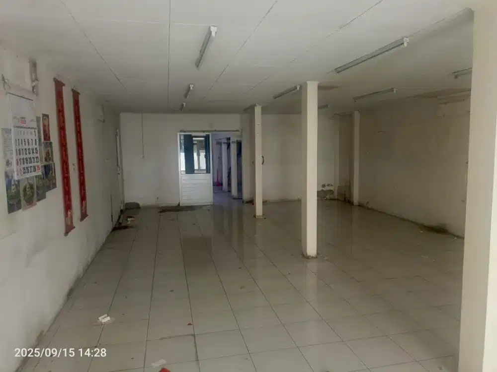 Disewakan Rumah Usaha Jalan Raya Kelapa Gading Permai