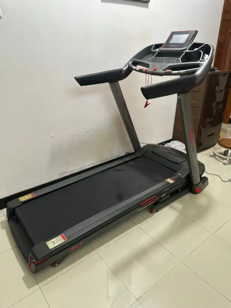 Treadmill Pribadi Kondisi Terawat Mesin Normal