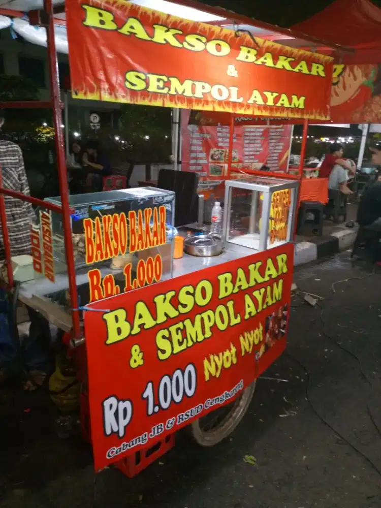 Dibutuhkan untuk berjualan baso bakar