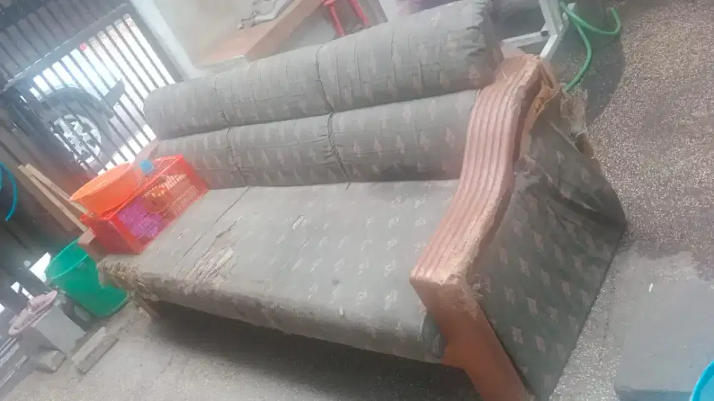 Sofa bekas 3 seat bahan kayu jati
