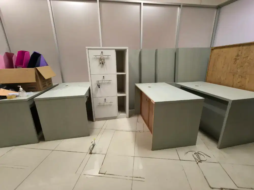 DIJUAL MURAH CEPAT 4 MEJA & 3 LEMARI KAYU KOKOH (NEGO TIPIS)