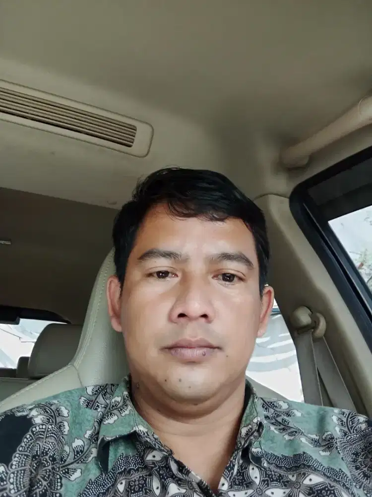 Saya lagi cari pekerjaan sebagai supir pribadi