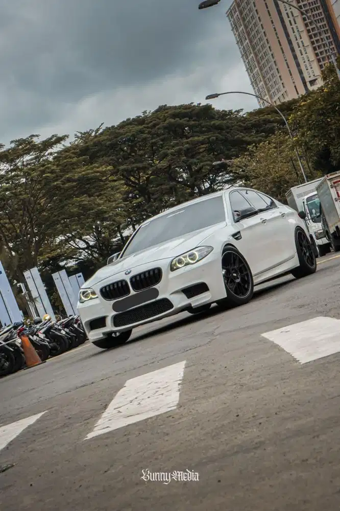 BMW F10 528i 2015
(M5 LOOK)