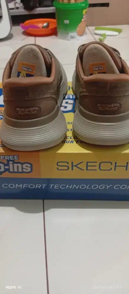 Skecheres sepatu
