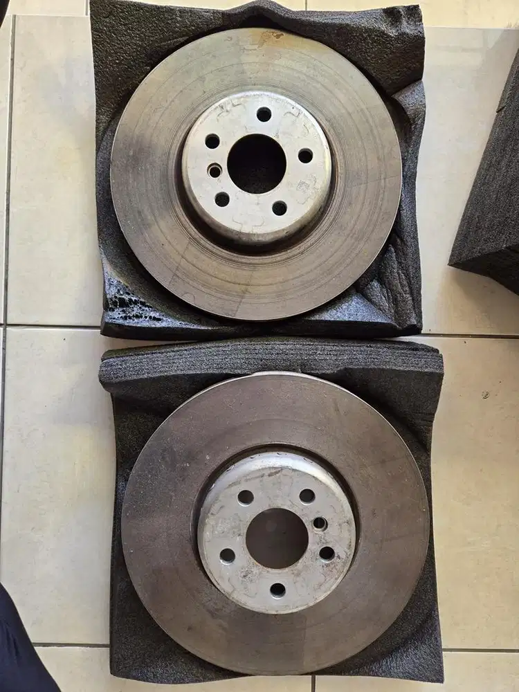1 set kaliper BMW 330i ORIGINAL
