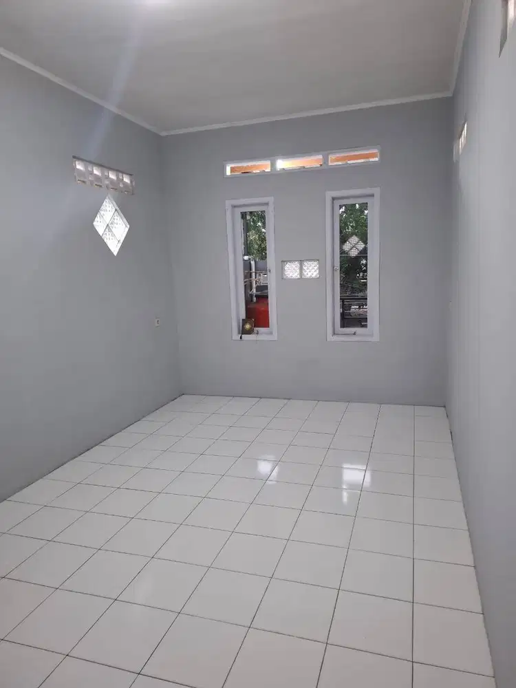 Disewakan Ruang Usaha Siap Pakai Mainroad Di Cicaheum Bandung