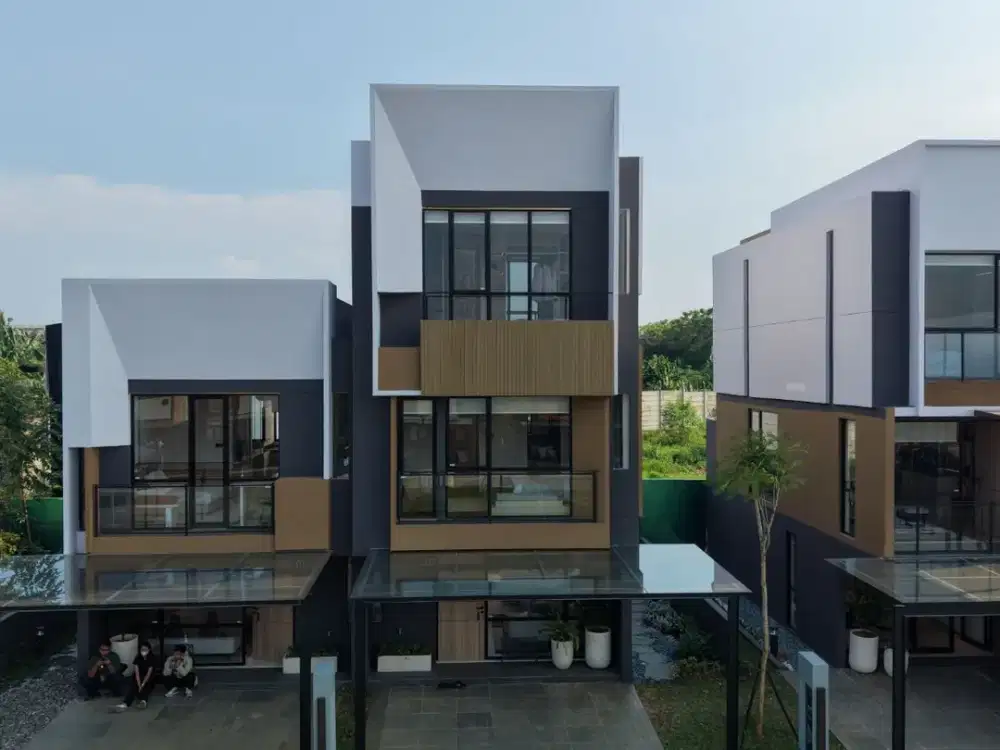 PILIHAN TERBAIK! RUMAH 3 LANTAI LAYOUT SPACIOUS HARGA MURAH BANGET!