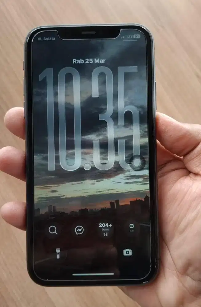 Iphone 11 hitam 64 gb inter