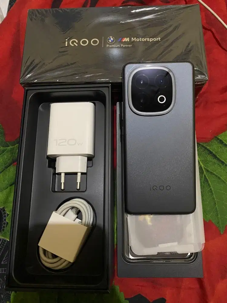 Iqoo 13 RAM 16/512GB Fullset Original Mulus