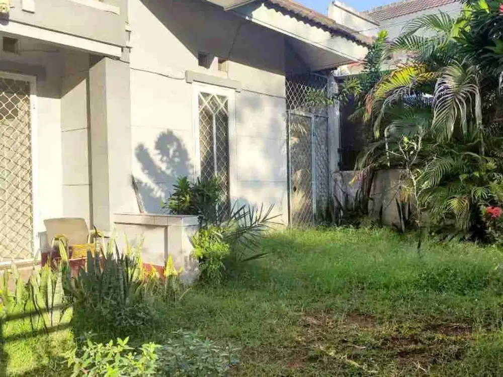 RUMAH BISA UNTUK USAHA DI JALAN BOULEVARD KENCANA LOKA, BSD TANGSEL