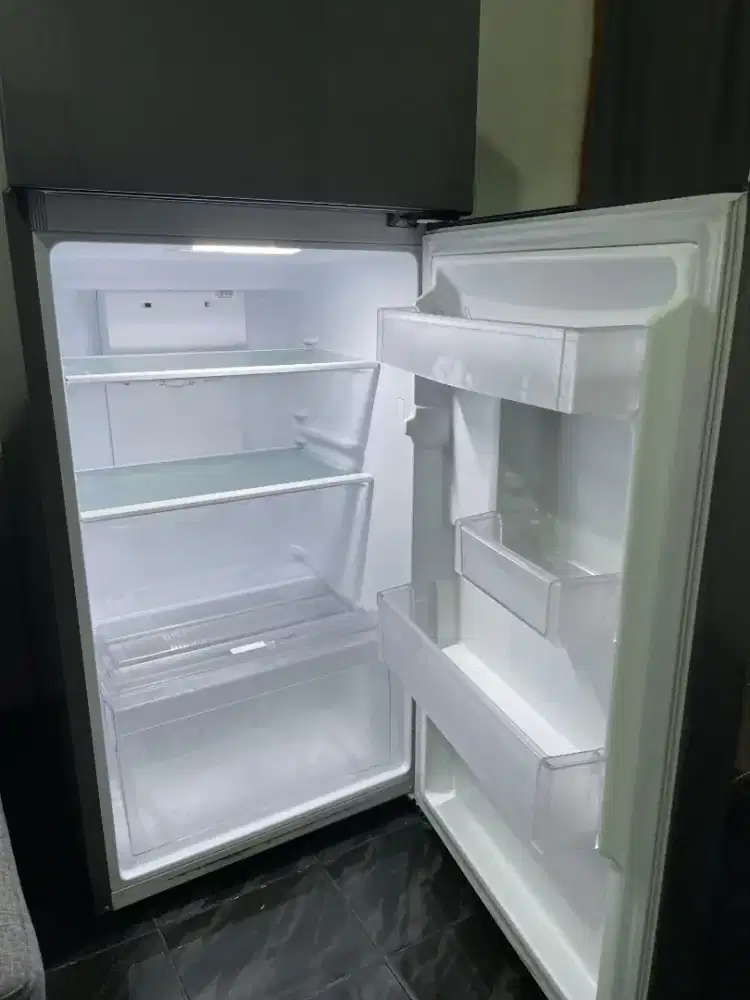 Kulkas 2 pintu merk LG