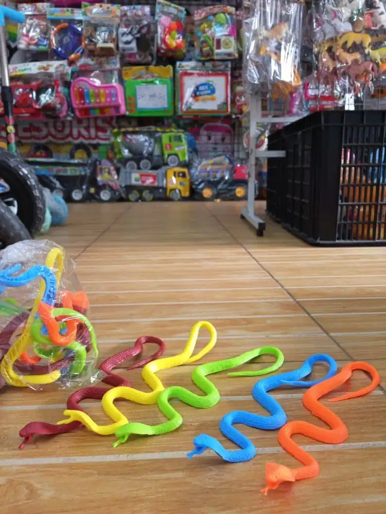 mainan anak ular ecer