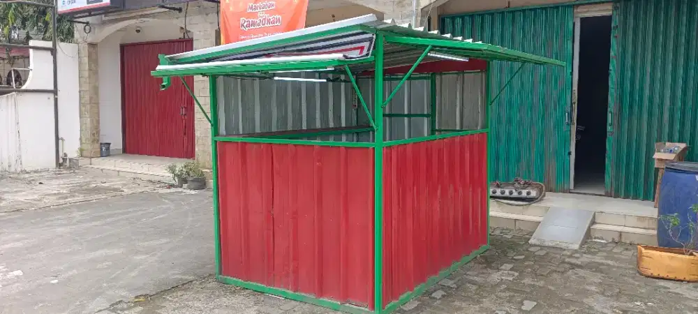 Booth Container