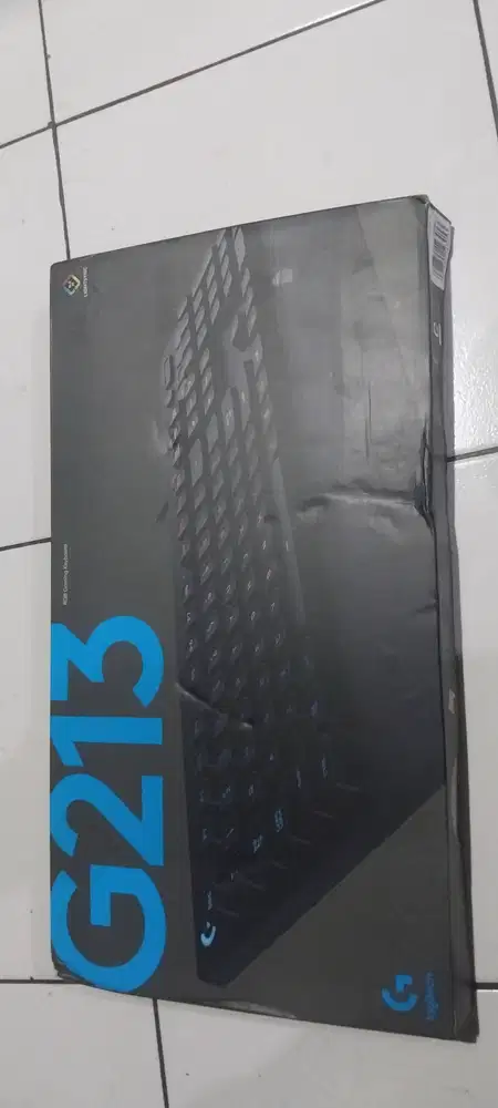Keyboard logitech G213