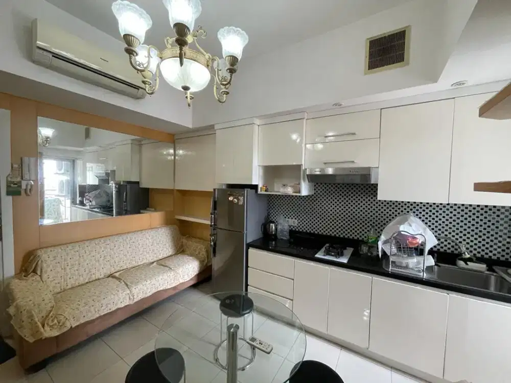 ready disewakan apartemen green lake sunter,tipe 2bedrooms full furnished,view laut priok,hadap utara,AC 3, 26 juta/6bulan