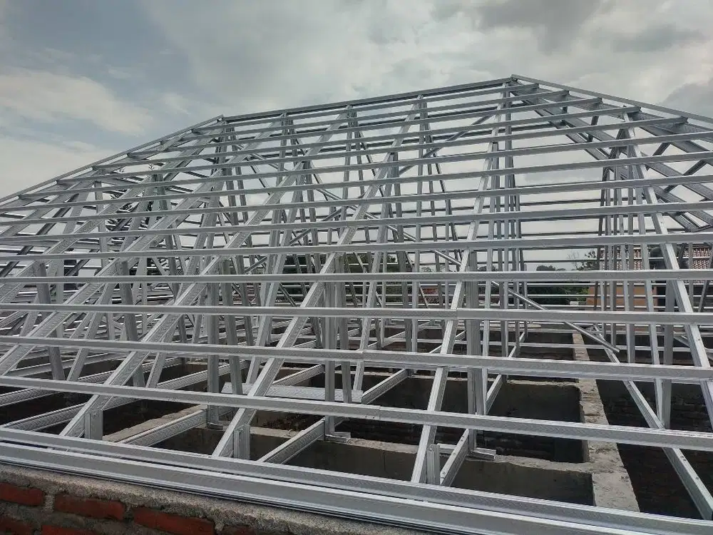 Bongkar Atap Rumah Anda Dengan Baja Ringan UPVC ALDERON/DRSHIELD Awet