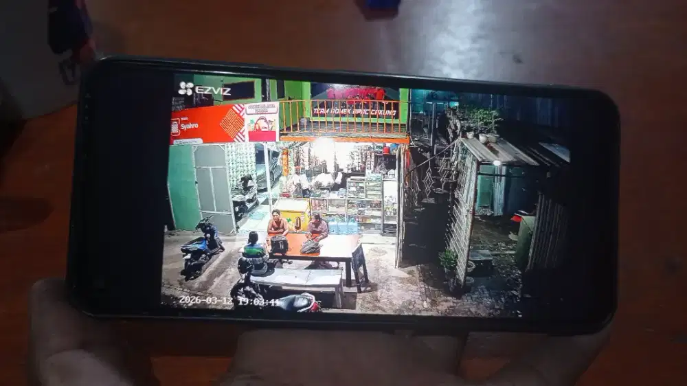 Paket ezviz wireles 1.1jt 1 camera + memori sd free