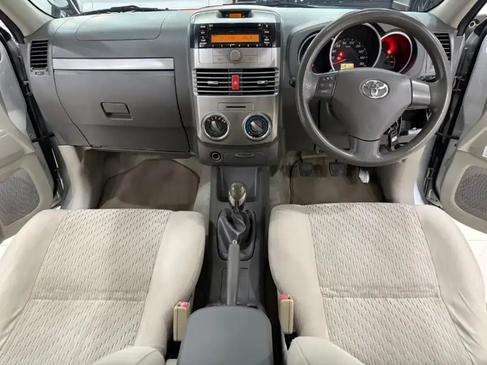 Toyota Rush S  2012 Manual Silver Sangat Terawat